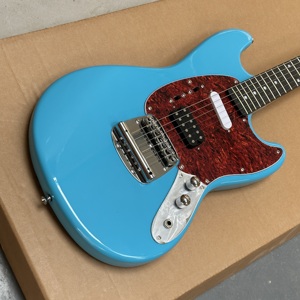 Guitarra Elétrica ST Estilo Mustang com Alta Qualidade de Som e Tremolo Frete Grátis - Product Image 3