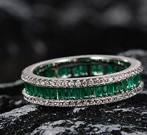 Anillo de Eternidad Completo de Plata de Ley S925 con Imitación de Esmeralda y Moissanita, Estilo Retro, Lujoso, Apilable y Versátil para el Dedo Índice - Product Image 5