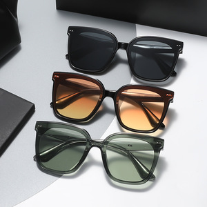 Nuevas gafas de sol de moda para mujer Gm, montura completa, lentes de PC, protección UV400, modelo SF331 A2 para adultos. - Product Image 5