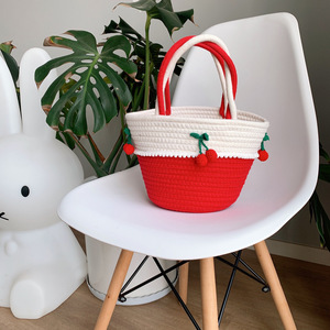 กระเป๋าถือรูปทรงถังลายเชอร์รี่ สีแดงขาว ทอด้วยด้ายฝ้าย พกพาสะดวก สำหรับผู้หญิง ใช้ได้ทุกวัน ไปเที่ยวทะเล หรือวันหยุด - Product Image 2