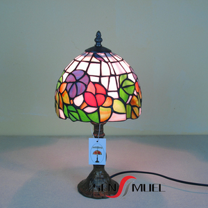 Vendita all'ingrosso e diretta di mosaici artistici <span class=keywords><strong>in</strong></span> <span class=keywords><strong>vetro</strong></span> colorato su misura per chiese e <span class=keywords><strong>lampade</strong></span> <span class=keywords><strong>da</strong></span> <span class=keywords><strong>tavolo</strong></span> Tiffany LED economiche <span class=keywords><strong>da</strong></span> 8 pollici - Product Image 3