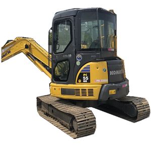Excavatrice KOMATSU d'occasion japonaise petite mini pelle sur chenilles en caoutchouc de 5 tonnes PC55 PC55MR pour le creusement agricole - Product Image 1