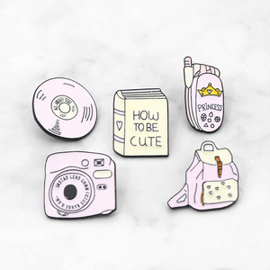 Europe et États-Unis Nouveau Cartoon rose <span class=keywords><strong>Cartable</strong></span> Téléphone Radio CD Broche Creative All-match Badge - Product Image 1