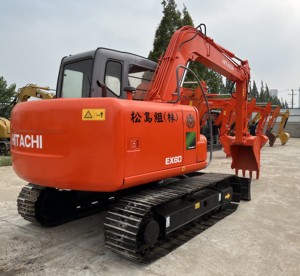 Mini-excavatrice d'occasion d'origine japonaise 6 tonnes Hitachi EX60, modèle ZX68U ZX60 ZX70, avec composants moteur essentiels inclus dans la vente - Product Image 1