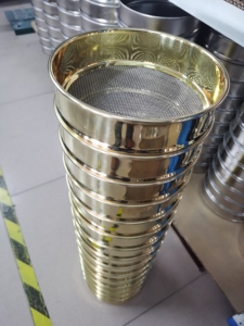 Tamis de laboratoire en acier inoxydable et laiton de 45 à 75 microns pour l'analyse de la granulométrie - Product Image 5