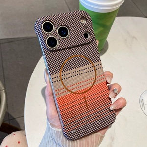 เคสโทรศัพท์กันรอยขีดข่วน ป้องกันเลนส์บางเฉียบ สำหรับ iPhone 17 Pro Max 16 15 14 13 Plus  ขอบคาร์บอนไฟเบอร์ไร้กรอบ สีส้ม - Product Image 5