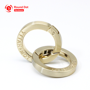 Cierre de anillo de resorte de metal personalizado con nombre de marca, herrajes a prueba de herrumbre de <span class=keywords><strong>color</strong></span> personalizado para llaveros de diseñador y correas para el cuello - Product Image 3
