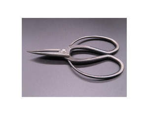 Ciseaux à bords arrondis Tanabe Antique de qualité professionnelle, personnalisables, modèle japonais P6 pour jardinage - Product Image 1