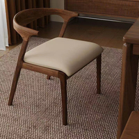 Chaise en bois couleur noyer, design moderne, mobilier commercial pour salon et salle à manger