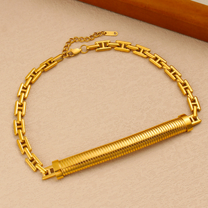 Collana geometrica dorata placcata per clavicola con colletto Hip Hop personalizzato in acciaio inossidabile - Product Image 5