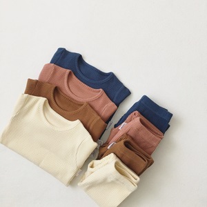 Ropa de Bebé de Alta Gama en Oferta, Conjunto de Pijama de 2 Piezas de Color Sólido con Tejido Acanalado, Ropa de Algodón Acanalado para Bebé - Product Image 2
