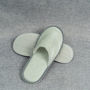 Zapatillas de Hotel suaves con punta cerrada, suela antideslizante, tela cómoda de felpa, Spa, habitación de invitados, zapatos interiores, logotipo personalizado, venta al por mayor - Product Image 4