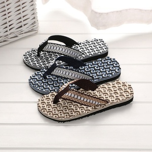 Nouvelles pantoufles de massage pour hommes, <span class=keywords><strong>tongs</strong></span> décontractées de plage, <span class=keywords><strong>sandales</strong></span> d'été en EVA antidérapantes - Product Image 1