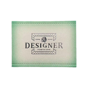 Etiquetas de Cuero PU Cosidas Personalizadas de Calidad de Lujo de Fábrica, con Logotipo Bordado en Relieve con Lámina Plateada, Parches de Cuero para Sombreros/<span class=keywords><strong>Jeans</strong></span> - Product Image 2