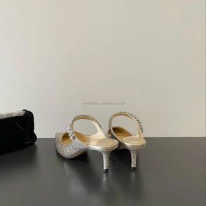 Chaussures JimmysChoos pour femmes, design de marque, en cuir véritable, hauteur 6,5 cm, style classique, chaîne diamantée, demi-mules ornées de cristaux - Product Image 4