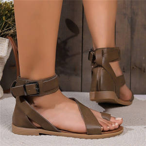 Sandalias de playa de fondo plano para mujer de gran tamaño, tendencia de moda europea americana, zapatos versátiles ligeros para exteriores, primavera 2025 - Product Image 6