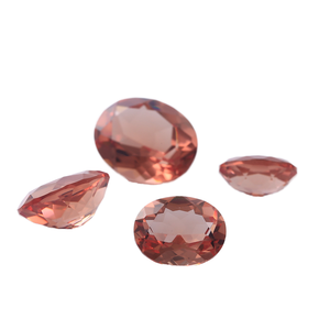 Pierres synthétiques ovales traitées thermiquement en verre à changement de couleur créées en laboratoire pour bijoux - Product Image 1