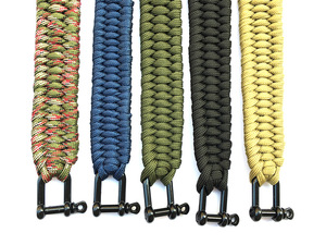 Extra Grueso para Pulsera de Paracord para Hombres Acero Inoxidable Negro Arco Grillete Trilobite Diseño para Escalada y Tours - Product Image 5