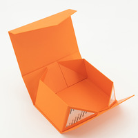 Boîte d'emballage magnétique pliable en papier kraft recyclable monobloc avec poignée pour bougie et vêtements Boîte cadeau Saint Valentin