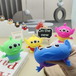 Nuovo Giocattolo Antistress a Forma di Alieno a Tre Occhi in Gomma Morbida, Unico e Divertente per Bambini, Vendita all'Ingrosso - Product Image 2