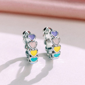 Orecchini a cerchio a forma di cuore colorati da donna, gioielli alla moda in stile caramella, accessori di tendenza in smalto. - Product Image 1