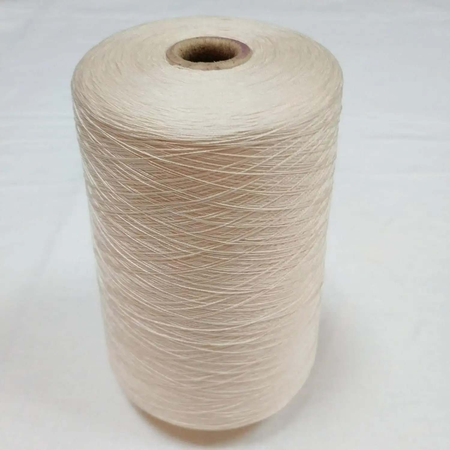 100% マルベリースパンシルク糸、売れ筋、在庫あり。2/60Nm。天然繊維、無汚染