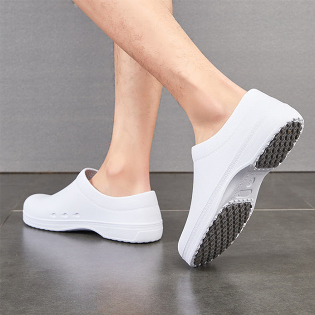 Unisex Waterproof Kitchen Clogs Oil-Resistant Slip-Resistant Chef Work Shoes Comfortable Closed Toe Platform Design for Summer