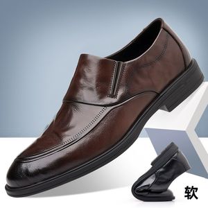 Nuovo negozio in fabbrica scarpe da uomo in pelle da uomo scarpe formali in pelle da donna scarpe Casual alla moda versatili Slip-on da uomo - Product Image 6