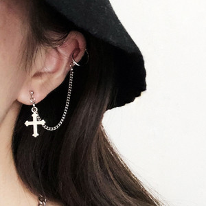 Punk lega di zinco di nuovo Design in metallo Hip Hop gioielli croce pistola Charm con catena a cerchio e perno singolo pezzo orecchino di un pezzo - Product Image 1