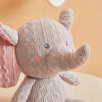 Jouets en peluche mignons en gros, animaux en peluche doux pour bébé, éléphant, dinosaure, koala, cochon au crochet, idées de cadeaux pour anniversaire