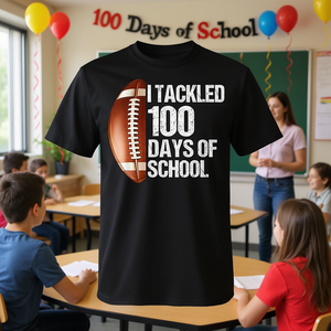 Kit Scolastico per 100 Giorni di Scuola! Maglietta Promozionale Personalizzabile per il 100° Giorno di Scuola: Unità Insegnante-Studente a Tema Calcio - Product Image 3
