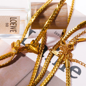 Collana con catena a forma di serpente in acciaio inossidabile placcato oro 18K Hip Hop collana a catena cubica con goccia d'acqua cubica - Product Image 2