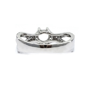 Bague de fiançailles classique en or blanc massif 18 carats de haute qualité avec halo de diamants véritables de forme ronde pour femme, idéale pour mariage et soirée - Product Image 3