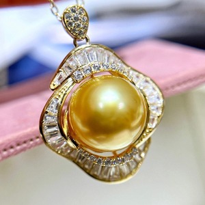 สร้อยคอมุกแท้สีแดงสดแบบแพทช์เวิร์คสองแถว ทรงเกือบกลม ไร้ตำหนิ ประเภทสินค้า-จี้และเครื่องประดับ - Product Image 3