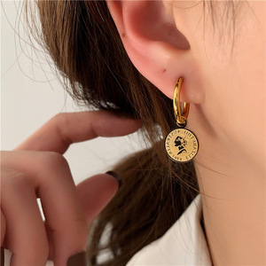 Pendientes de Acero Inoxidable al por Mayor para Mujer, con Moneda de Oro Rosa y Flor, con Gancho Redondo y Dije - Product Image 4