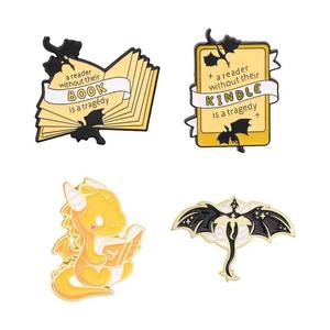 Offre Spéciale Halloween : Ensemble de Broches en Émail <span class=keywords><strong>Dragon</strong></span> Noir et Livre, Broche <span class=keywords><strong>Dragon</strong></span> Lecteur, Décoration de Sac à Dos pour Amateurs de Livres, en Métal Coulé - Product Image 6