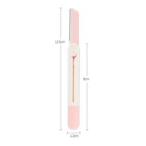 <span class=keywords><strong>Rasoir</strong></span> à sourcils rétractable avec lames en acier inoxydable tranchantes, tondeuse de voyage compacte pour le façonnage des sourcils - Product Image 4