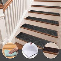 Marches d'escalier en bois rayées commerciales, tapis antidérapants robustes pour hôtels et bureaux