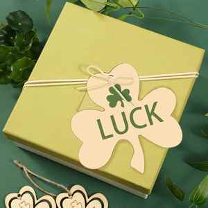 Ornements en bois en forme de trèfle pour la Saint-Patrick, en gros, découpe de trèfles en bois brut pour l'artisanat DIY, décorations de fête - Product Image 3