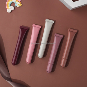 Baume à lèvres hydratant et nourrissant au peptide, végétalien, biologique, naturel, avec logo personnalisé, marque privée, brillant à lèvres, format voyage, résistant à l'eau - Product Image 1