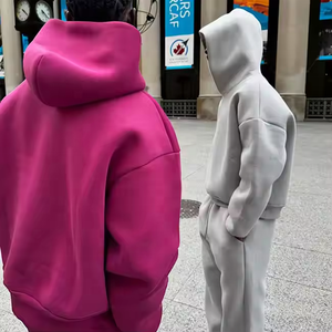 Tuta Personalizzata da Uomo del Produttore con Felpa con Cappuccio e Pantaloni Sportivi in Cotone Felpato 100% da 600 GSM a grammatura pesante - Product Image 3