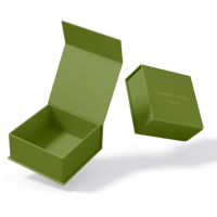 Joyero con solapa magnética al por mayor, pulsera de anillo plegable, embalaje de papel para regalo, caja verde de laminación mate con logotipo personalizado