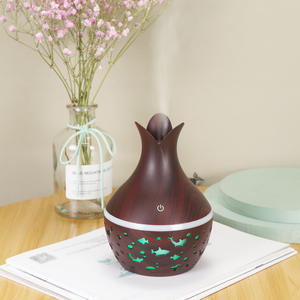 Diffuseur d'arômes Blue Mountains 300ML, humidificateur alimenté par USB avec motif de poisson pour la maison et le bureau - Product Image 1