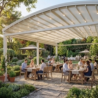 Maßgefertigte Motorisierte PVC-Einziehbare Dachkonstruktion Gewölbtes Restaurant-Terrassendach Outdoor-Essbereich-Struktur