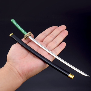 Alliage <span class=keywords><strong>de</strong></span> zinc <span class=keywords><strong>tout</strong></span> métal petit jouet épée <span class=keywords><strong>Bleach</strong></span> Aizen Sousuke Zanpakutou Kyoukasuigetsu 26cm 46g Mini Katana - Product Image 6