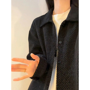 <span class=keywords><strong>Giacca</strong></span> <span class=keywords><strong>Camicia</strong></span> Texturizzata con Bottoni in Grigio, Nero e Bianco per Streetwear, Stile Cleanfit e Old Money - Product Image 6