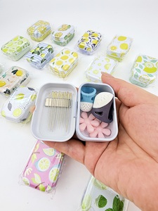 Yeni Gelen Manyetik Çiçek Desenli Mini Teneke Kutu Seti Çiçek İğne Geçirici Silikon Yüksükler 32 Parça - Dayanıklı Taşınabilir Dikiş Aksesuarı - Product Image 4