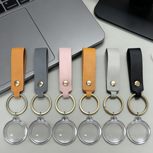 Llavero con Marco de Fotos de <span class=keywords><strong>Acrílico</strong></span> y Cuero de Nuevo Estilo para Regalo Conmemorativo de Días Festivos, Colores DIY, Colgante de Cuero para Llavero, Se Acepta Personalización - Product Image 1
