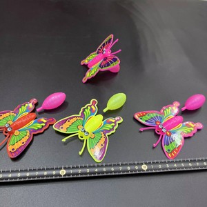 Pistola de Agua de Plástico con Forma de Mariposa de 8cm, Mini Juguete de Insecto para Niños, Juego al Aire Libre, Regalo Promocional para Fiestas de Verano, Venta al Por Mayor - Product Image 2