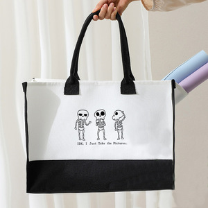 Sac <span class=keywords><strong>de</strong></span> plage en toile personnalisé grand format avec motif amusant « I Just Take the Pictures » – Cadeau monogrammé - Product Image 1